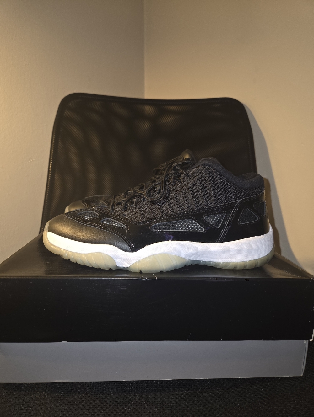 Jordan 11 IE Space Jam